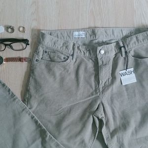 GAP pants sexy Boyfriend Corduroy size 28 r NWT